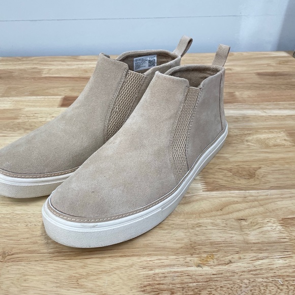 Tom’s Short Ankle Boots - Picture 1 of 4
